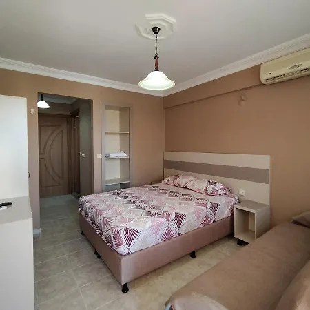 Berk Apart 3* Küçükkuyu