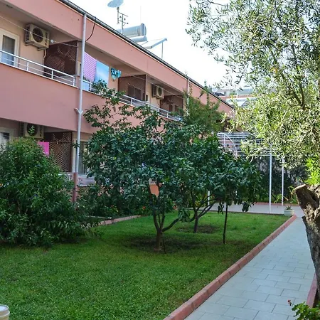 Berk Apart Küçükkuyu