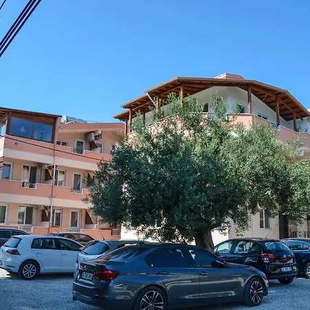 Lägenhetshotell Berk Apart Küçükkuyu