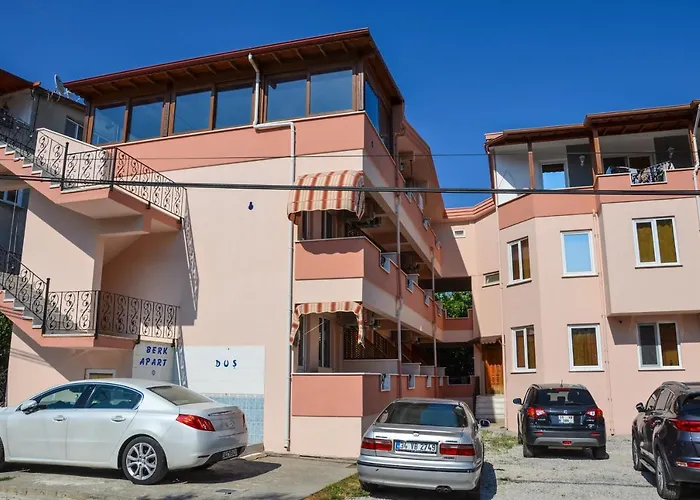 Berk Apart Küçükkuyu