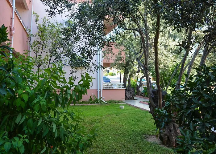 Berk Apart Aparthotel 3*