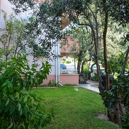 Berk Apart Aparthotel 3*