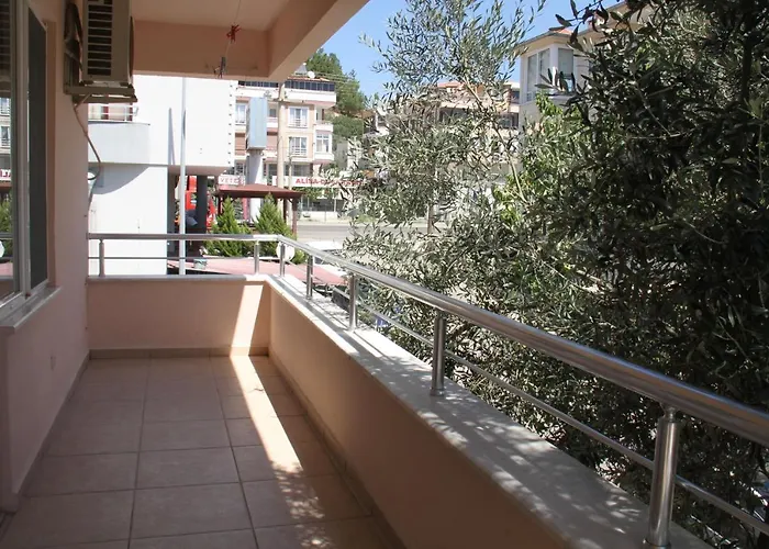 Berk Apart 3* Küçükkuyu