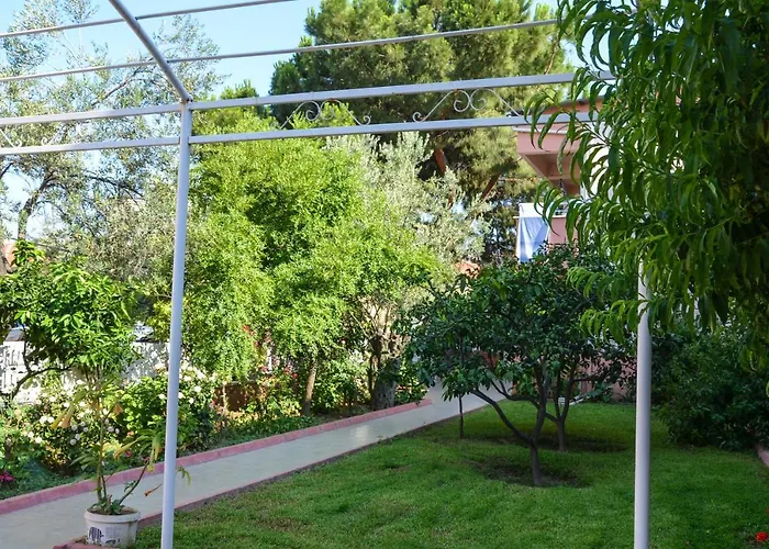 Berk Apart Apartahotel Küçükkuyu